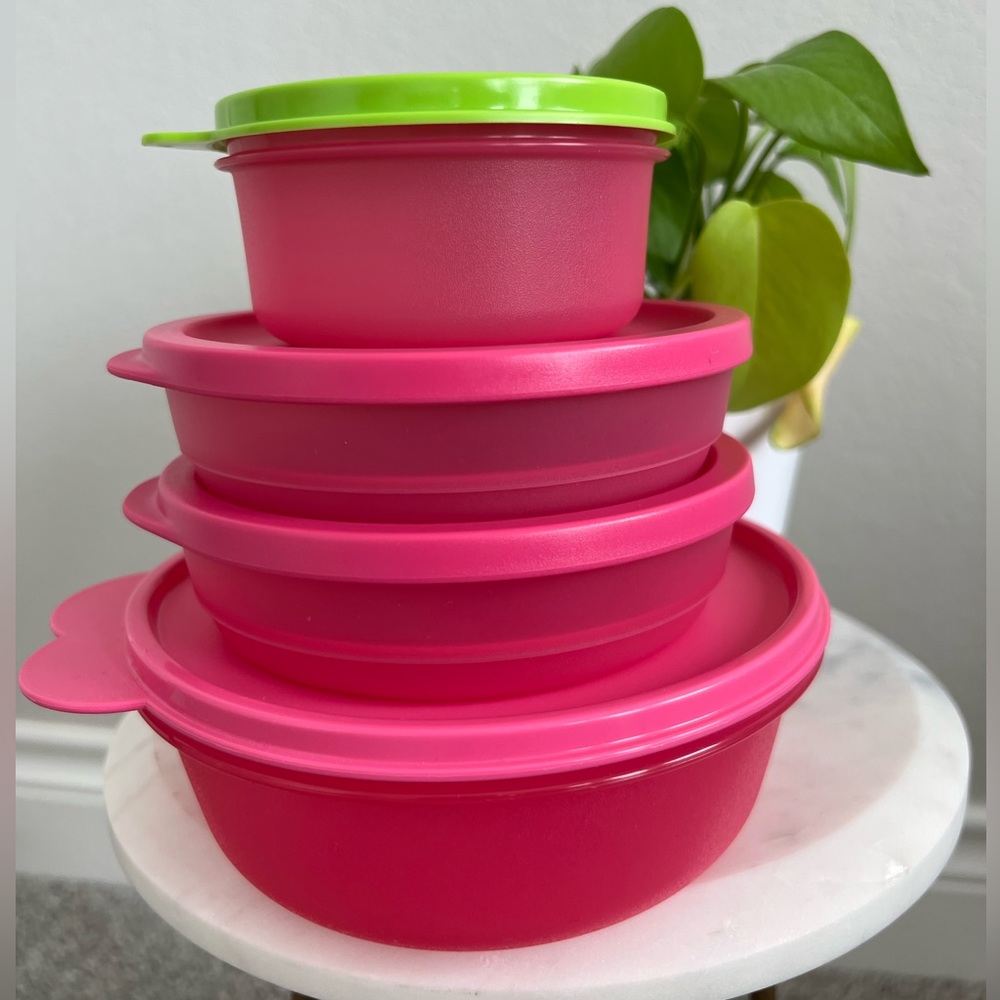 Tupperware beautiful summer colors.